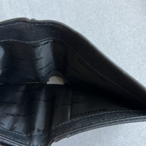 Michael Kors wallet - Picture 7 of 8